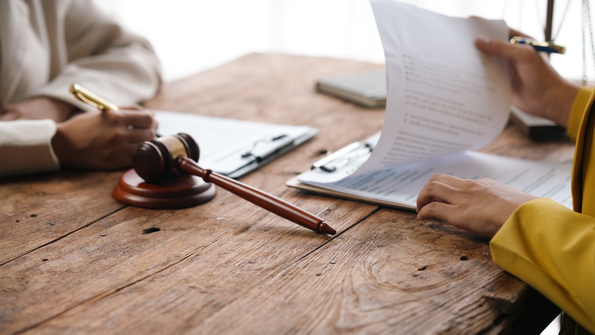 ​Warning Signs Your Business May Be Facing a Lawsuit cover